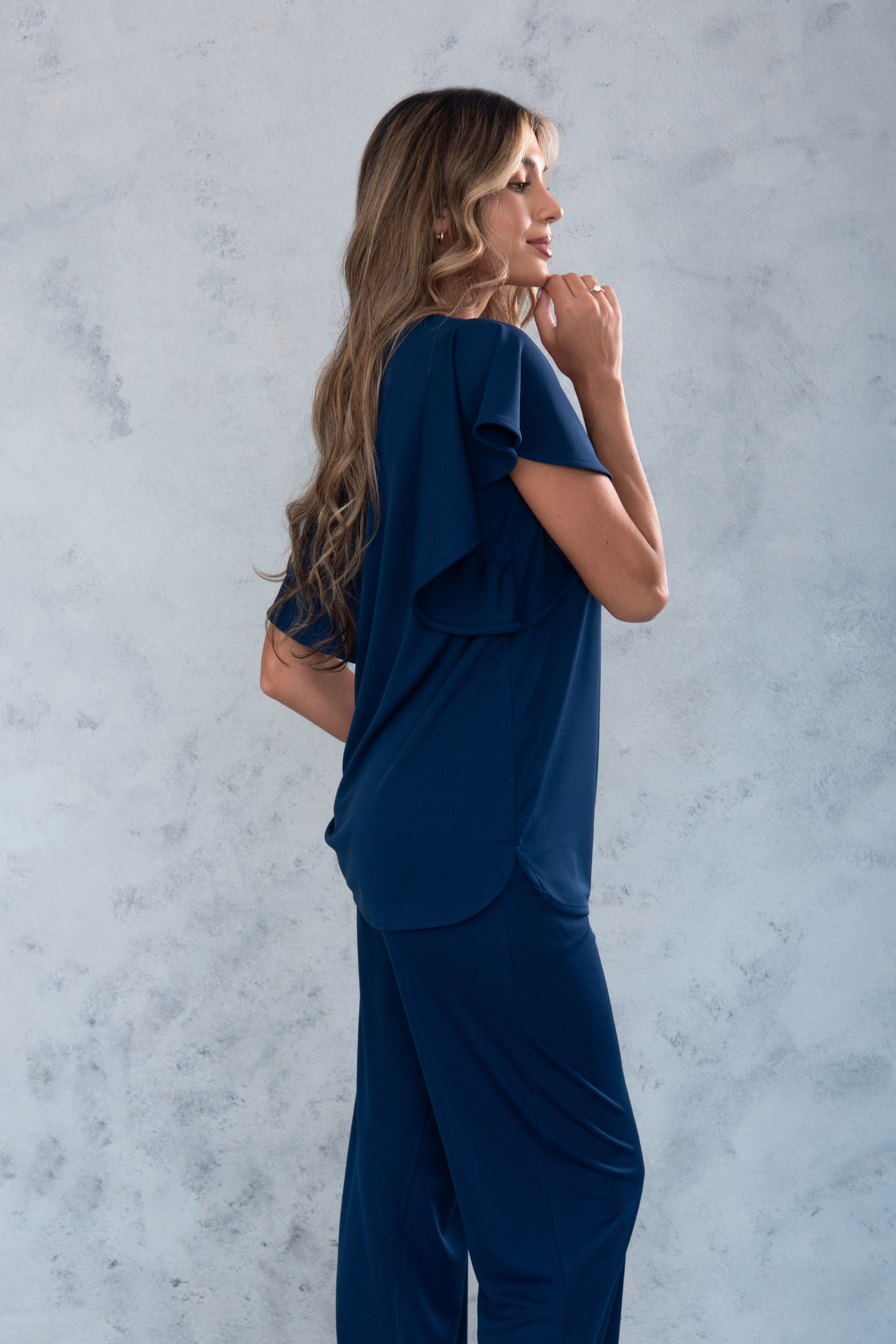 Túnica con escote en v y mangas con volante