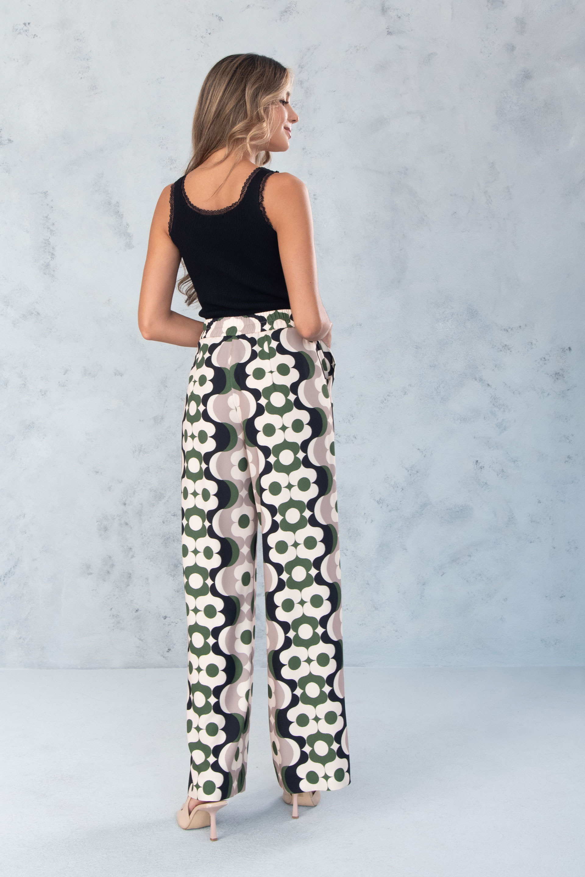 Calça wide leg estampada fluida