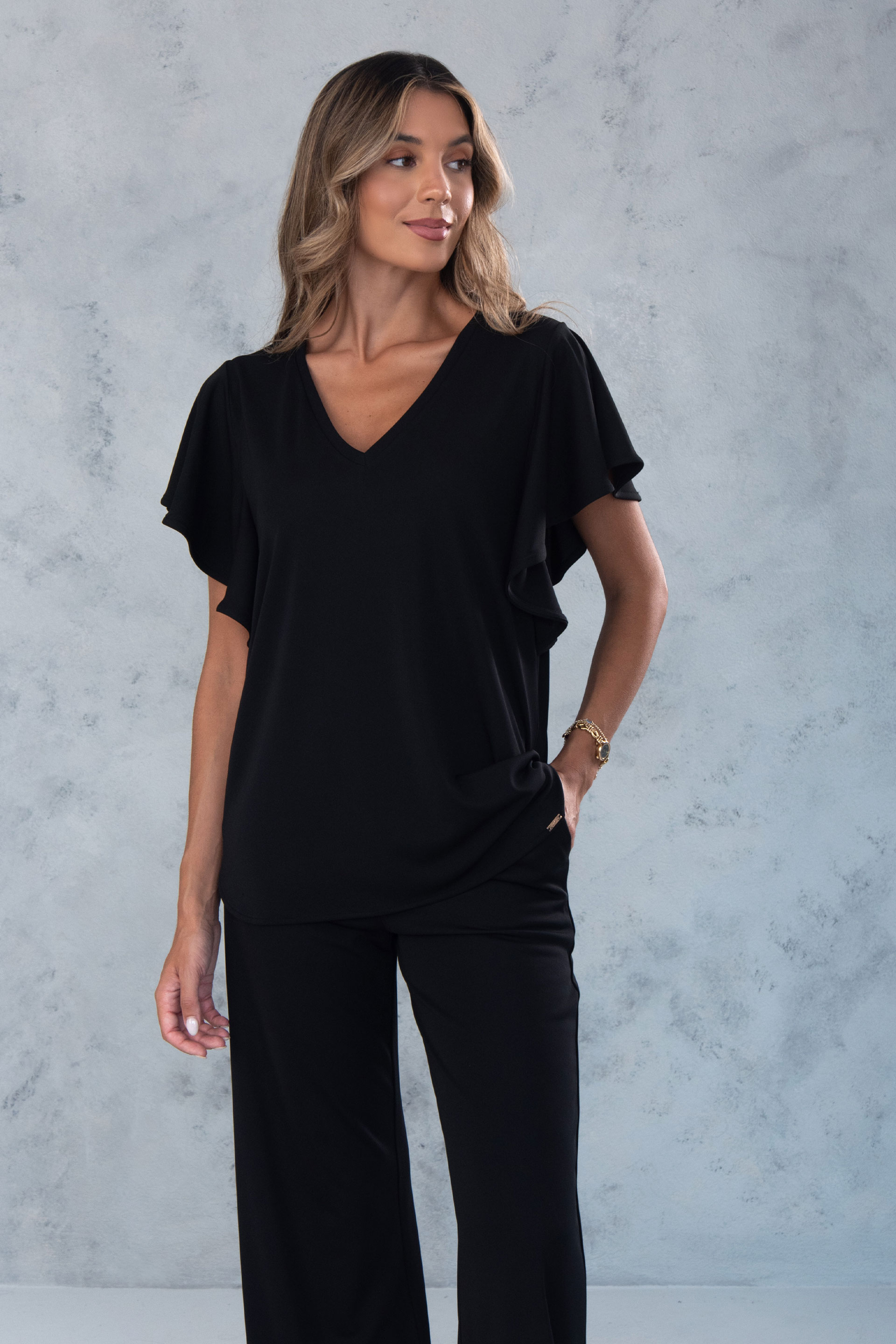 Túnica con escote en v y mangas con volante