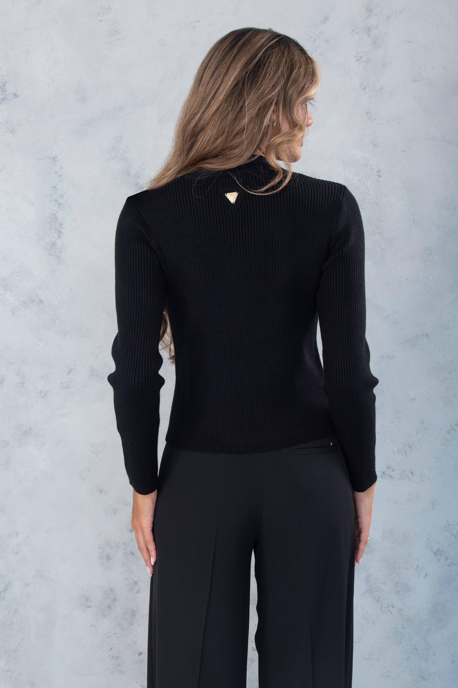 Camisola de malha com pormenor entrançado