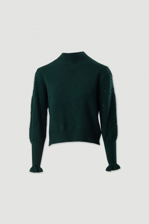 Knitted sweater with textured sleeves