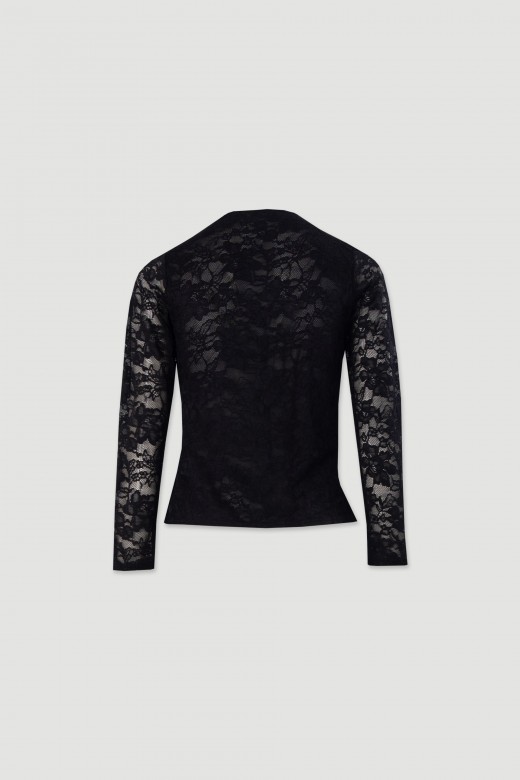 Camisola em tecido rendado com detalhe de franzido