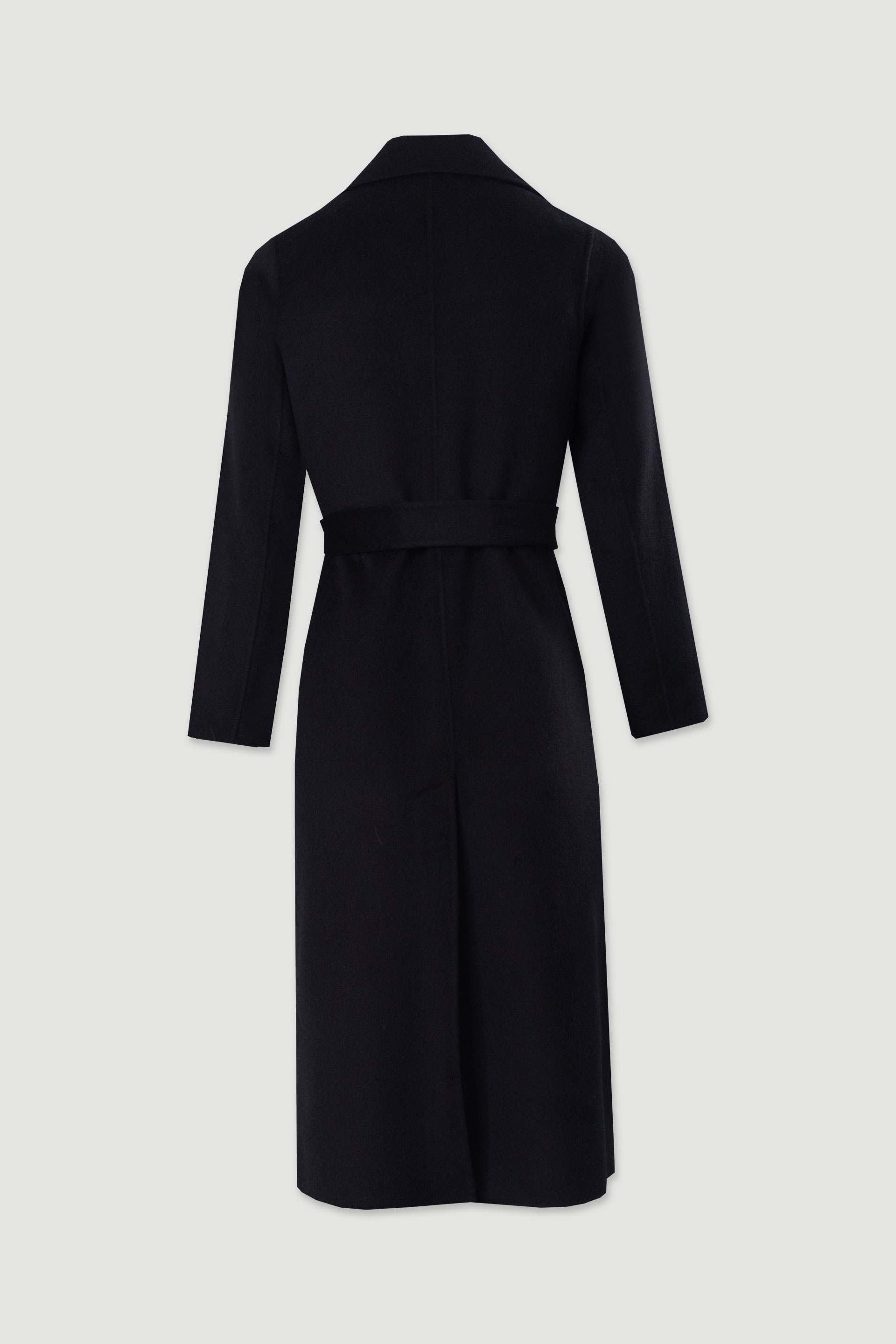 Casaco comprido de fazenda com lã e cinto