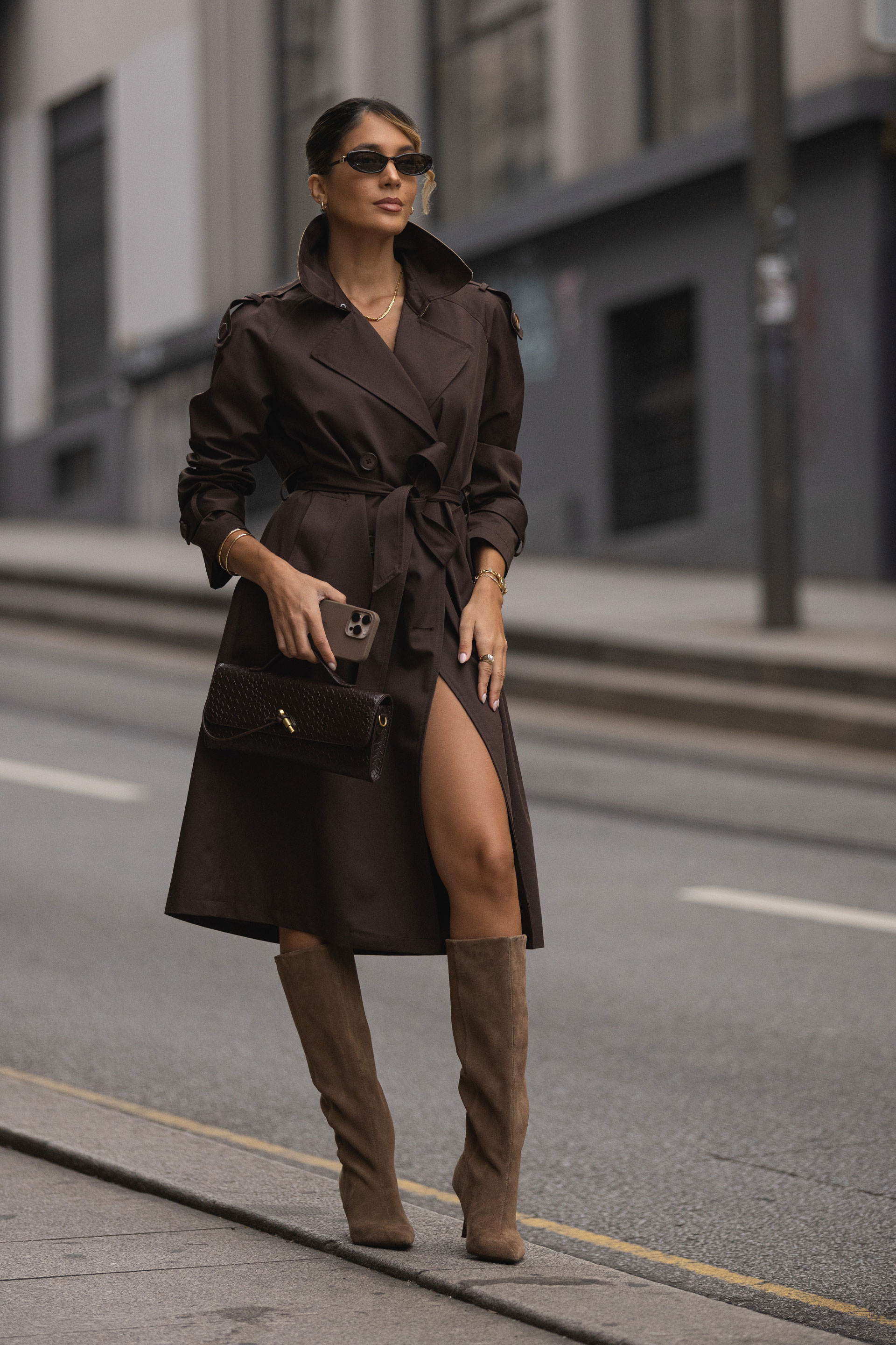 Gabardina larga clásica con cinturón