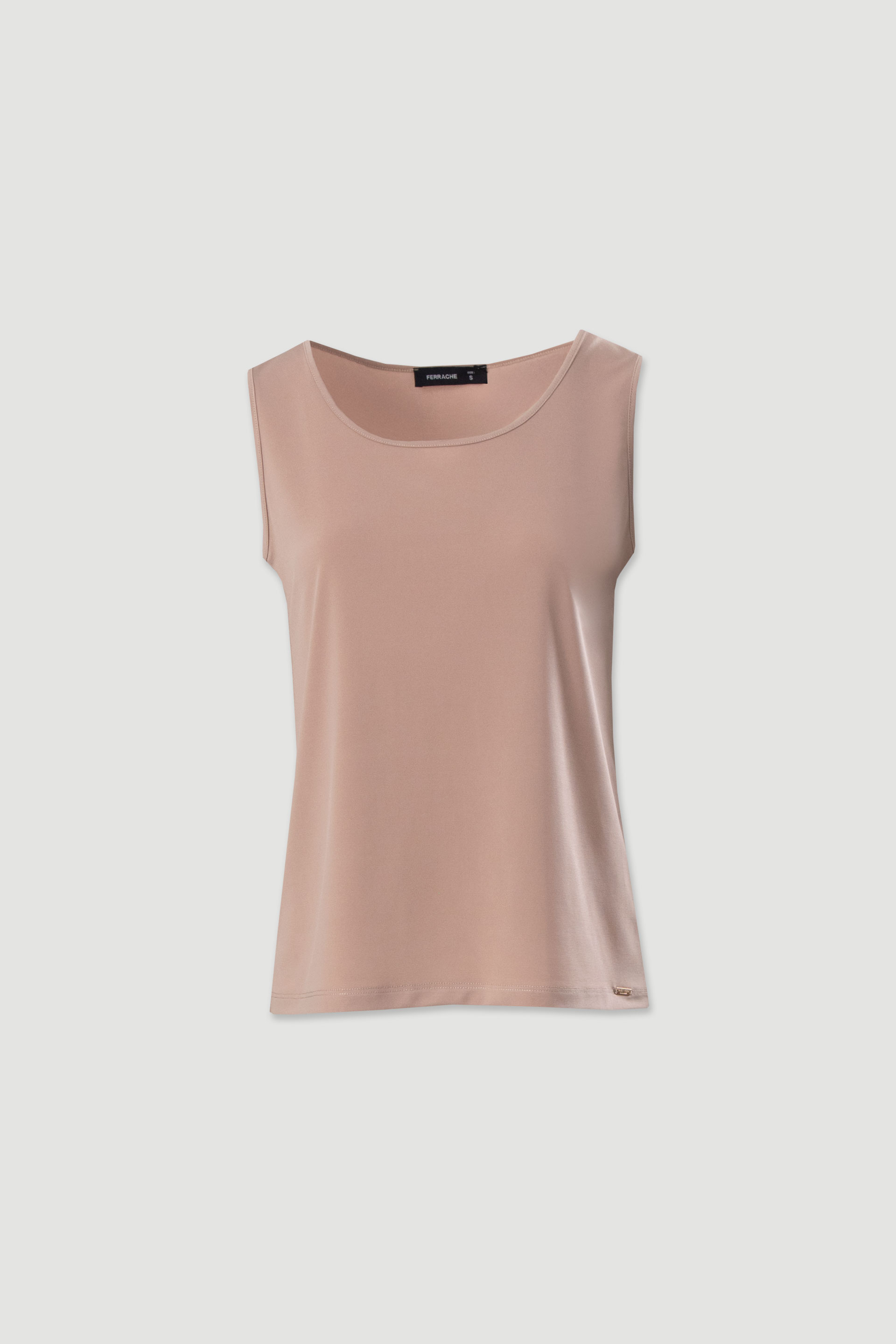 Basic knit top with round neckline