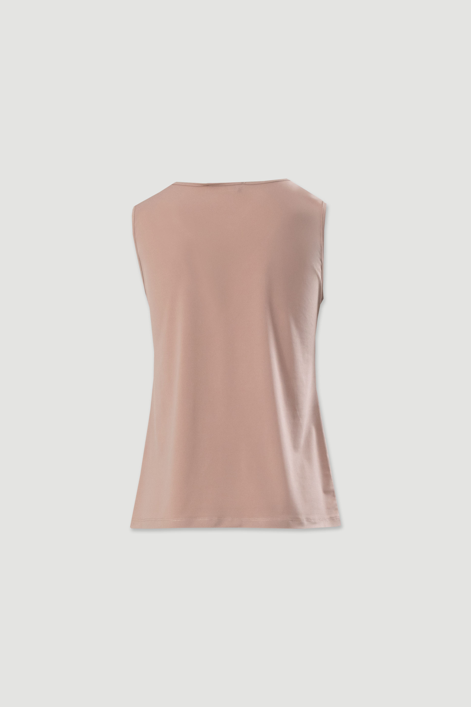 Basic knit top with round neckline