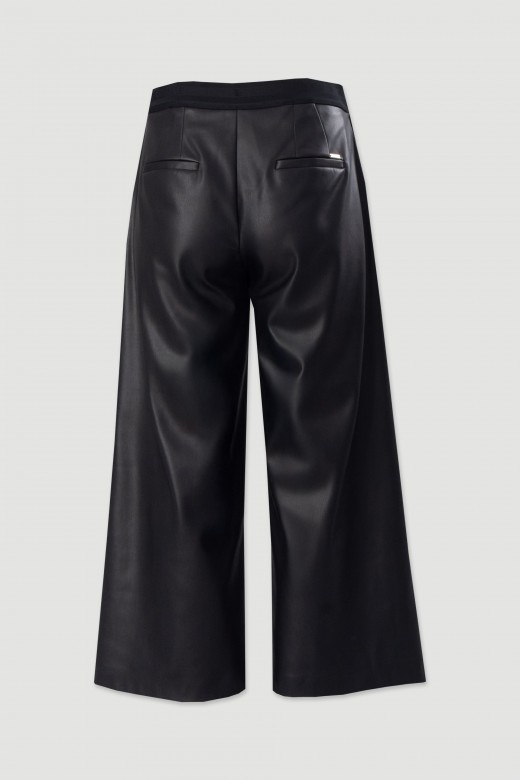 Cala culotte wide leg efeito pele