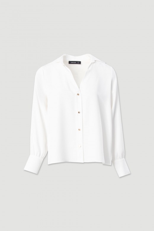 Blusa com botes frontais