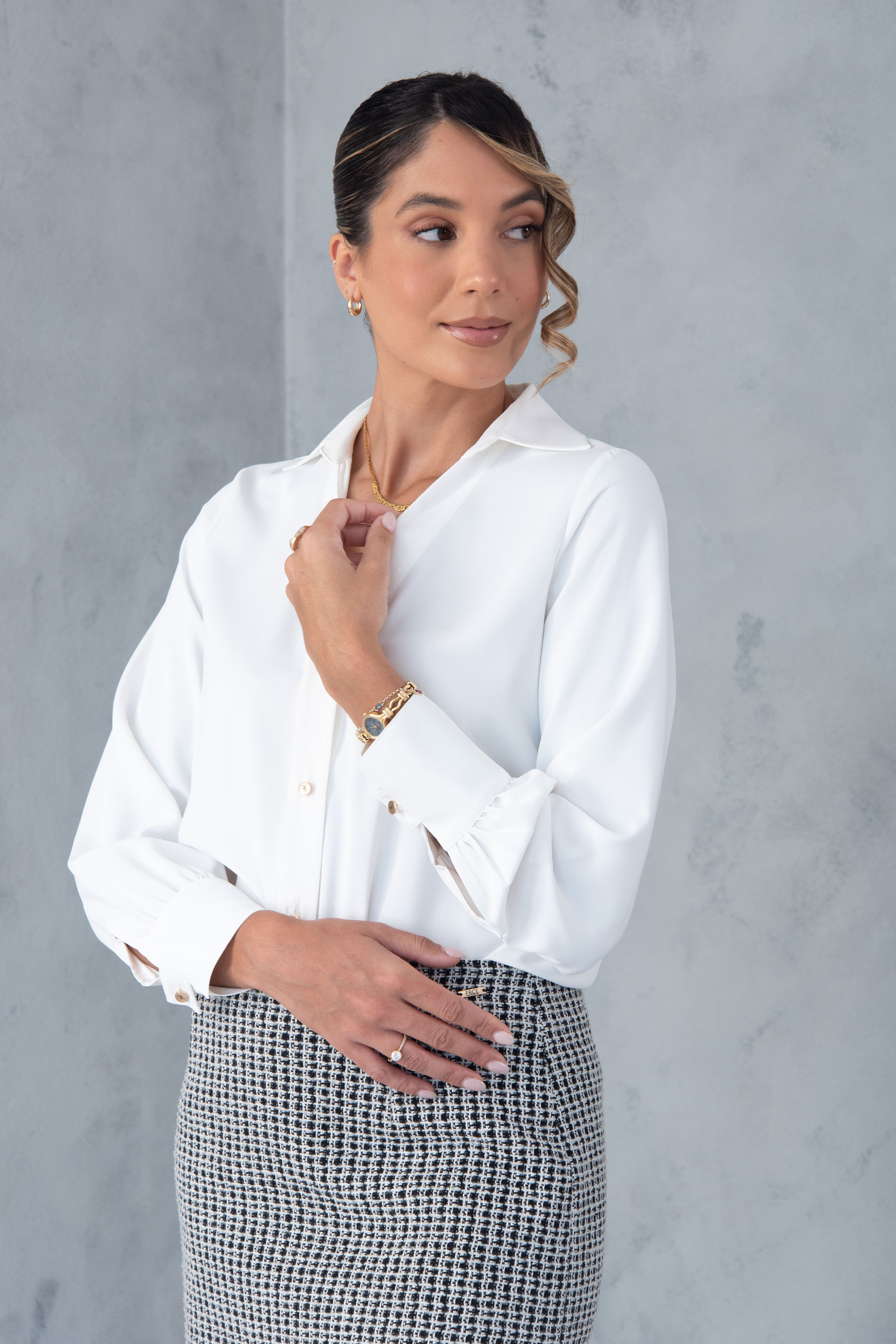 Blouse with front buttons