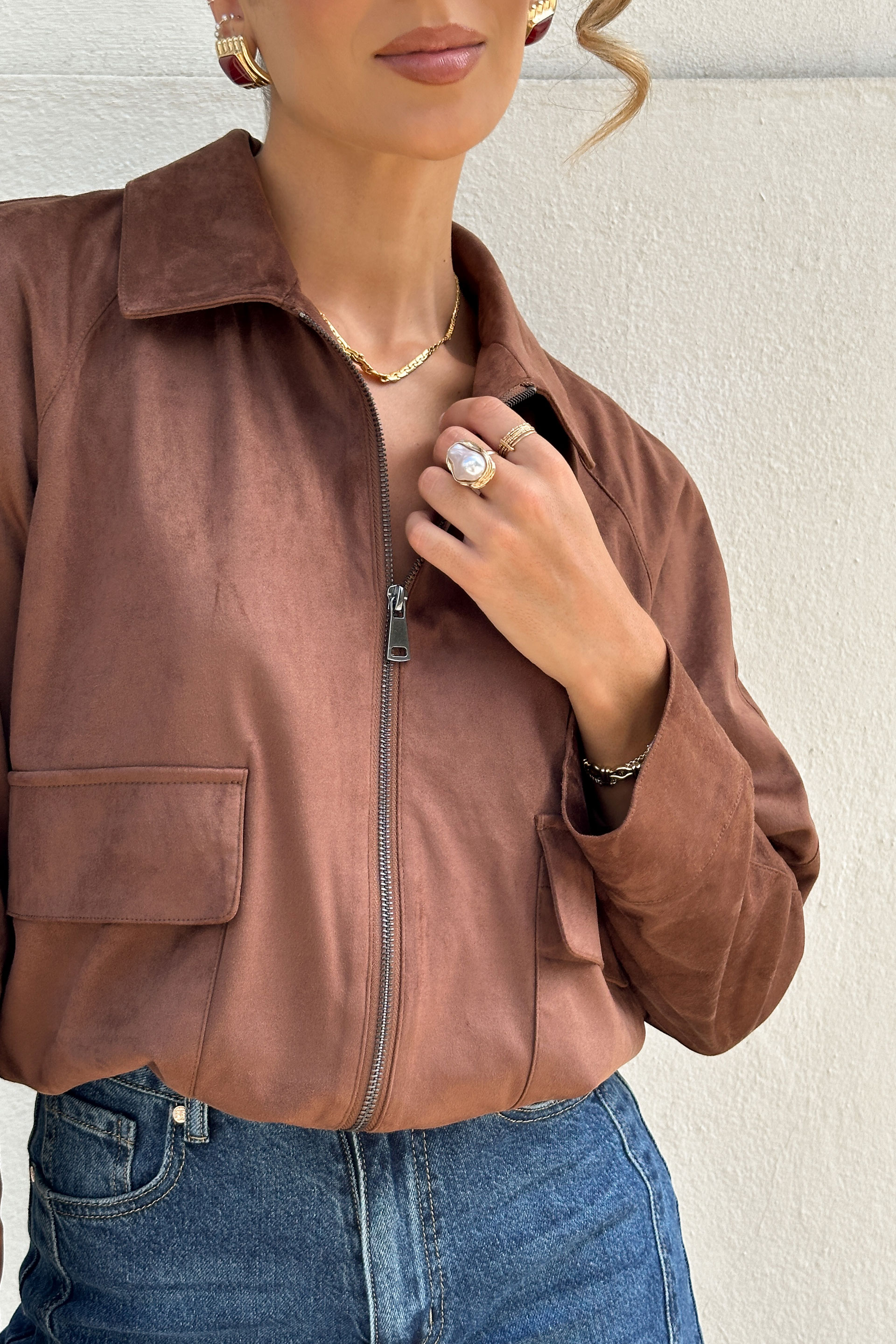 Cazadora de efecto ante con bolsillos frontales