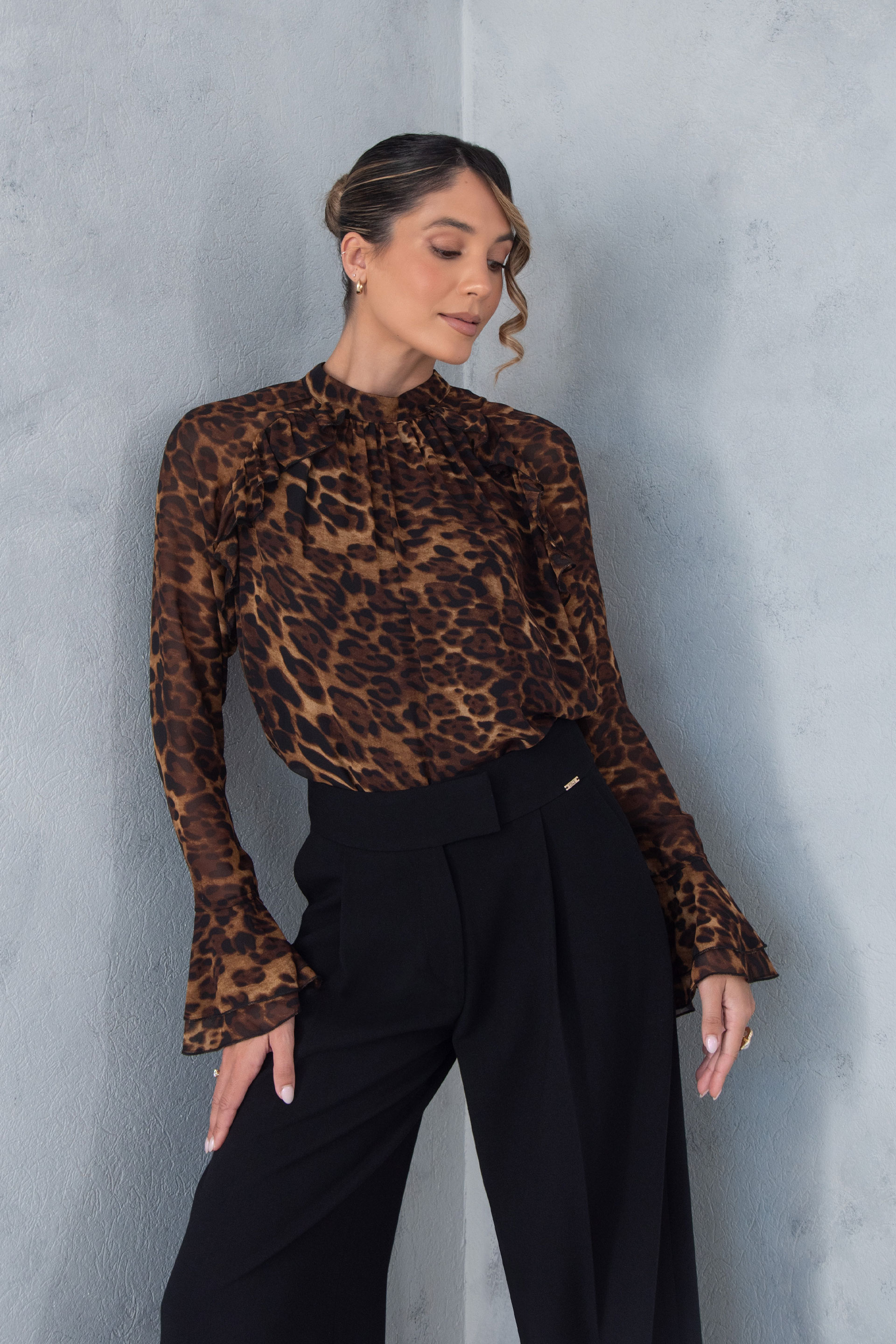Animal-print blouse with long sleeves and double ruffle