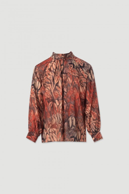 Blusa estampada com gola drapeada