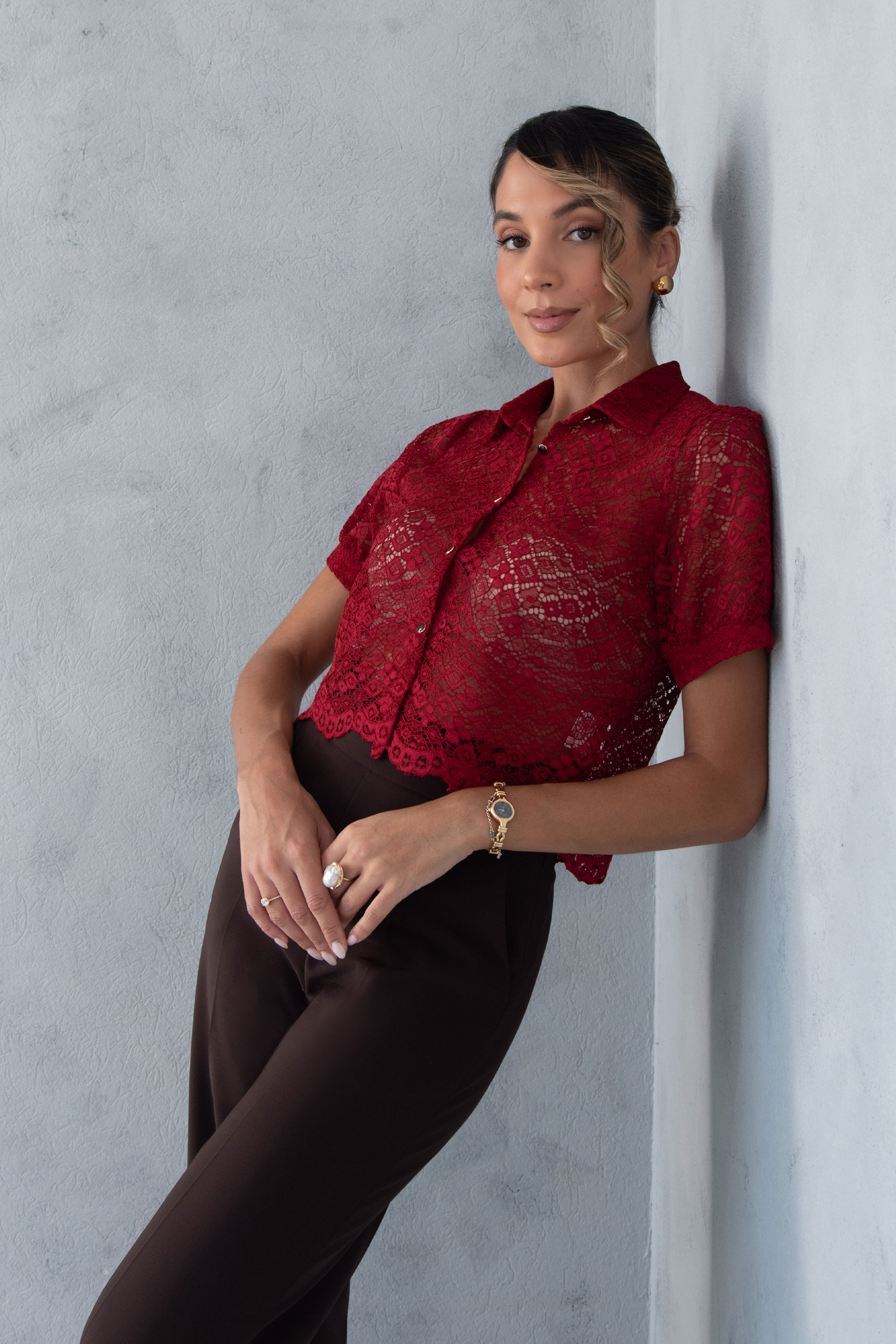 Lace blouse with short sleeves