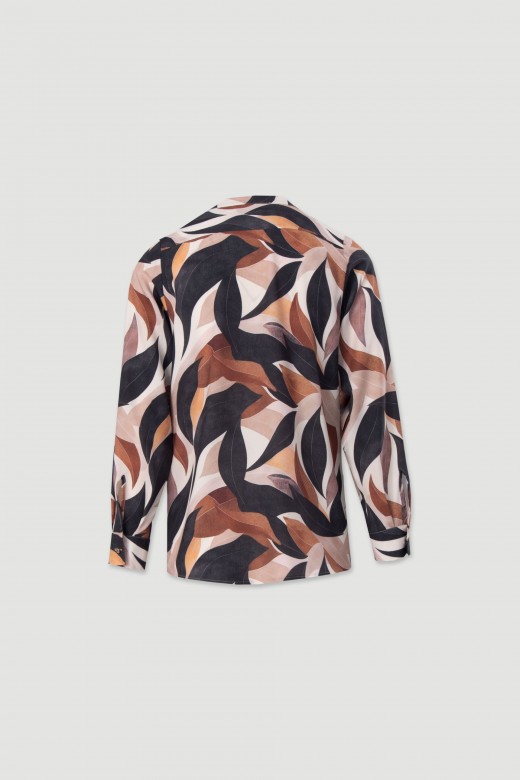 Blusa fluida estampada com manga comprida
