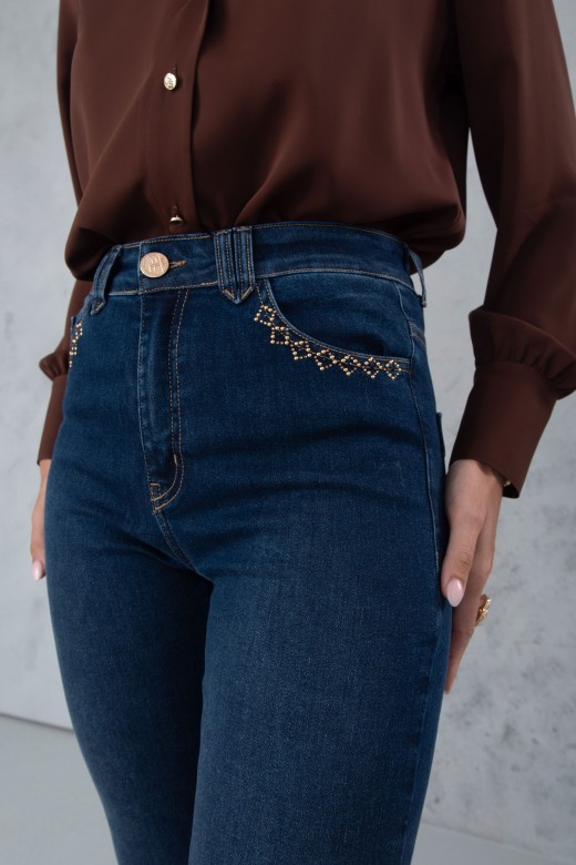 Jeans em algodo com aplicao de transfers