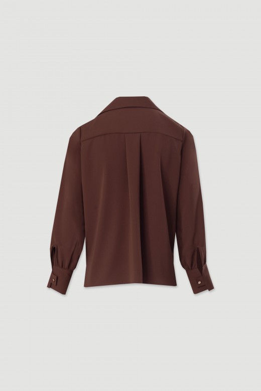 Blusa com botes frontais