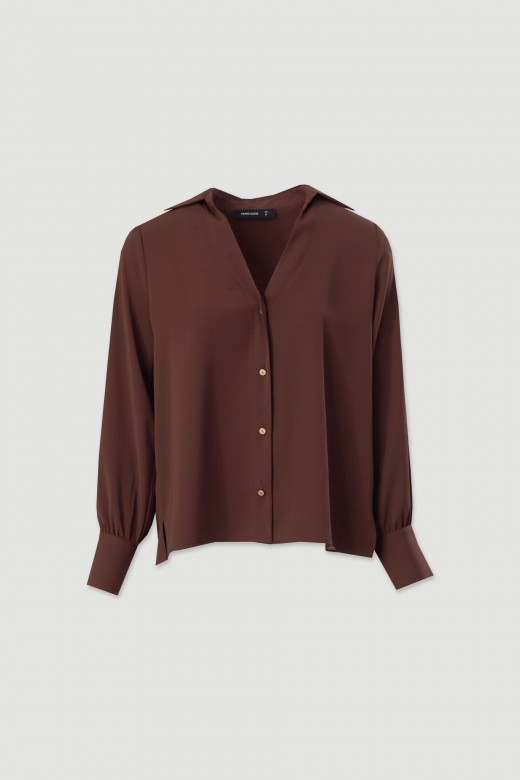 Blusa com botes frontais