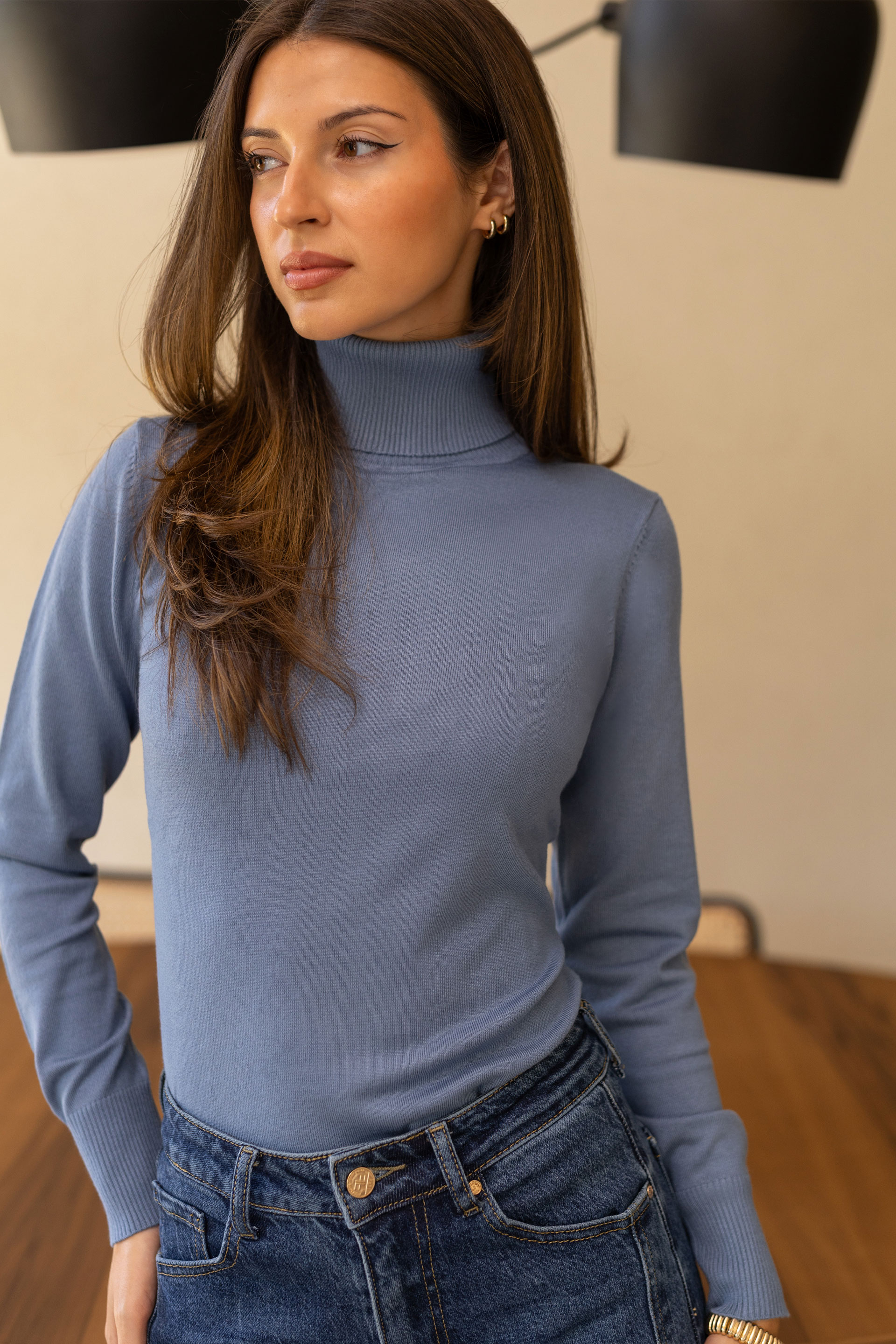 Camisola básica de gola alta