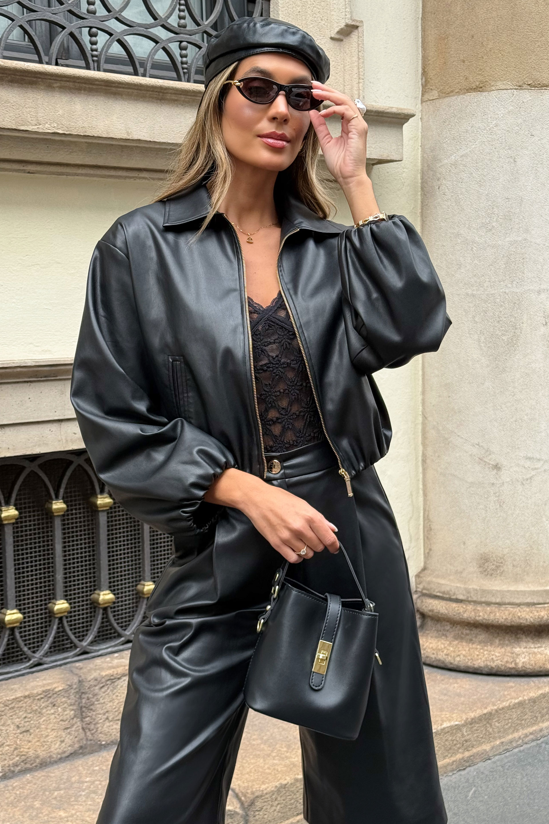 Bomber curto em polipele