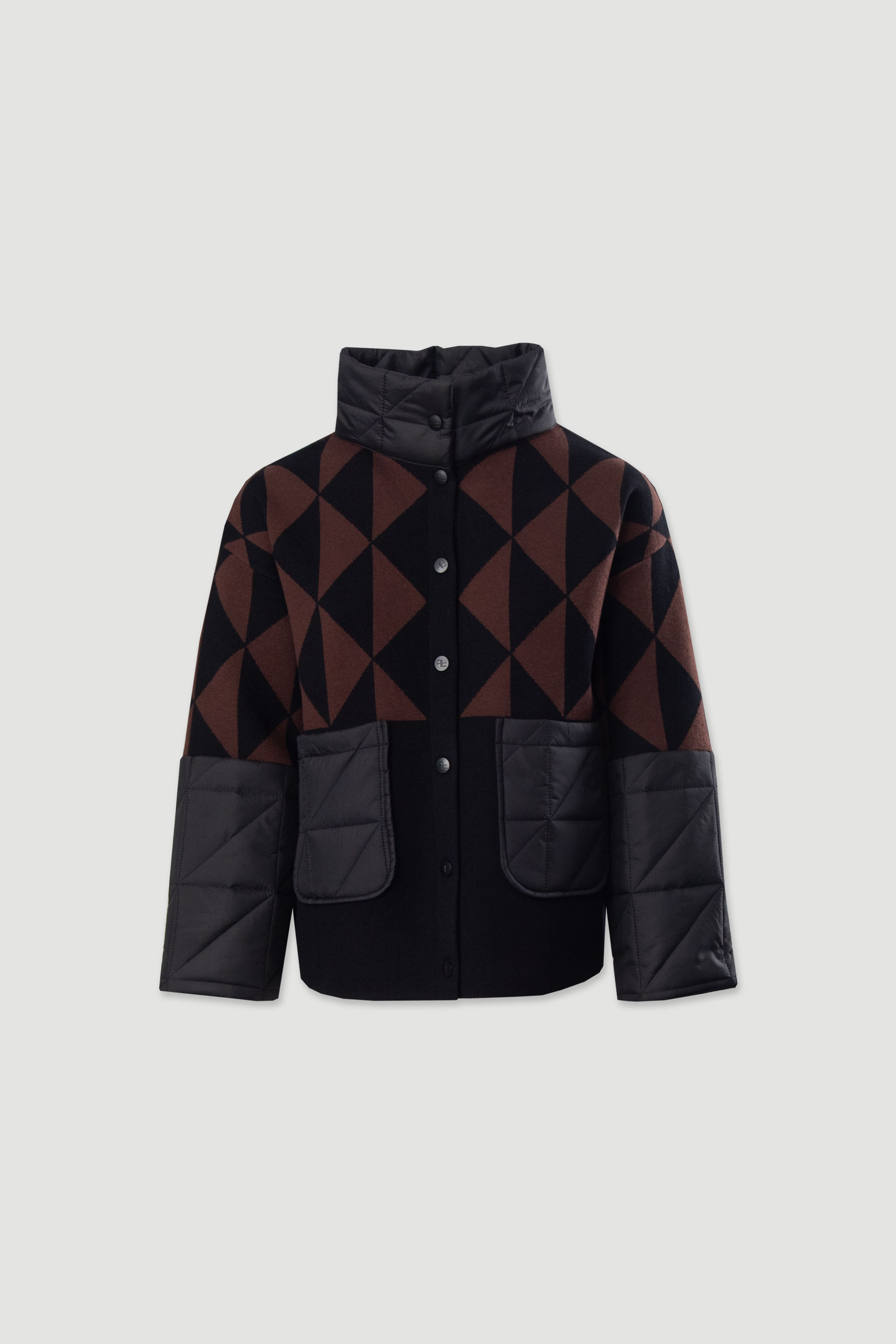 Casaco curto acolchoado com padrão geométrico