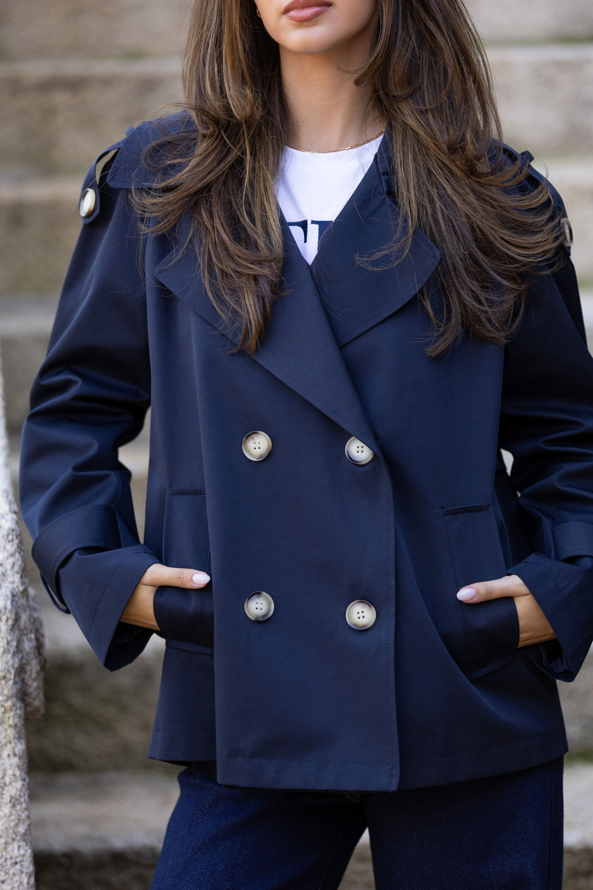 Gabardine curta em trespasse