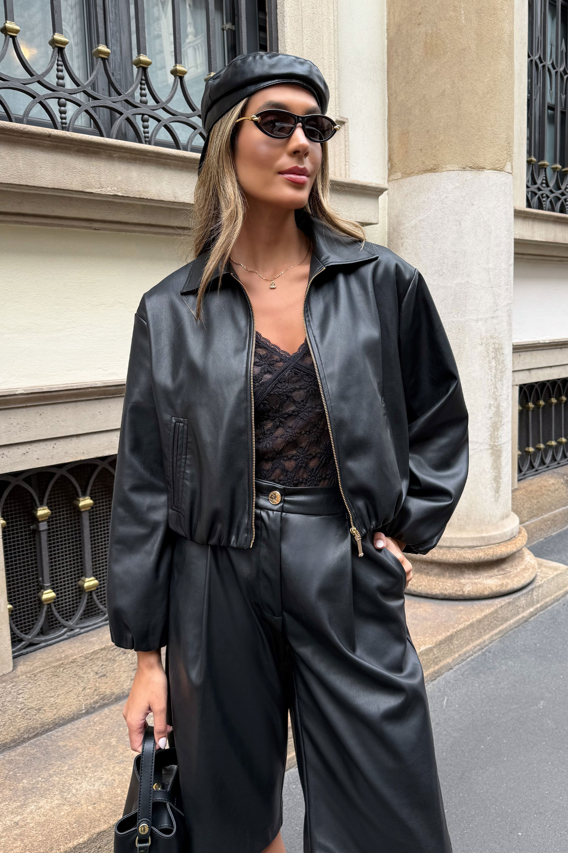 Bomber curto em polipele