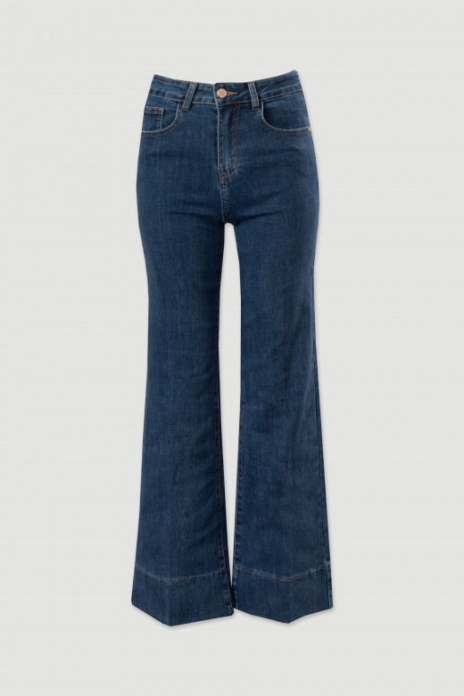 Jeans flare de cintura subida