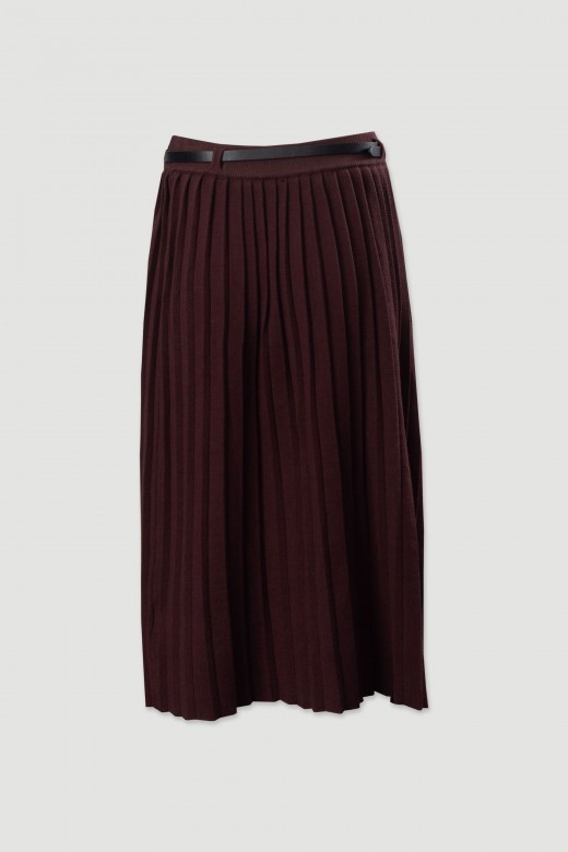 Pleated knit skirt with belt