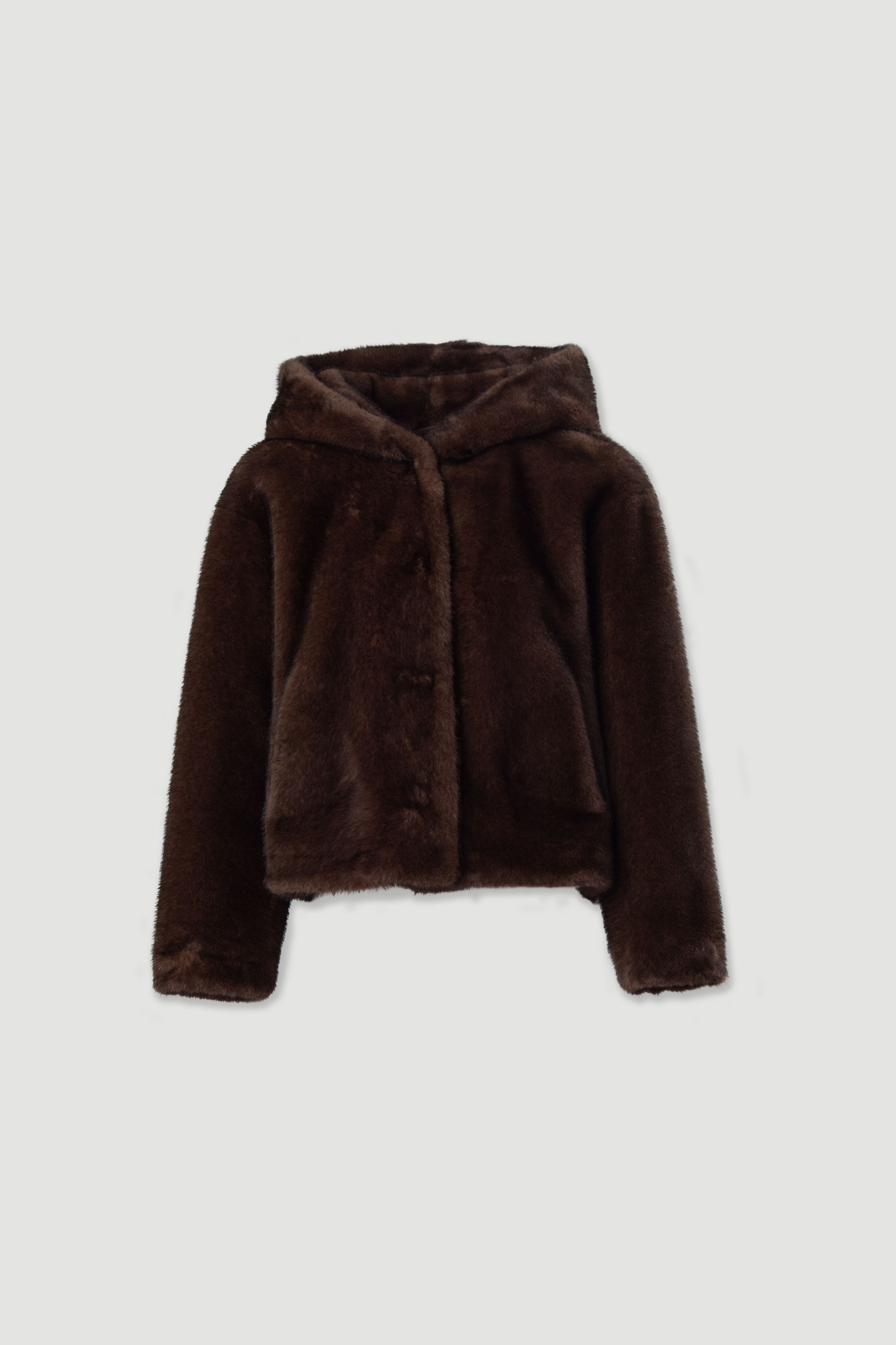 Chaqueta corta de pelo sintético con capucha