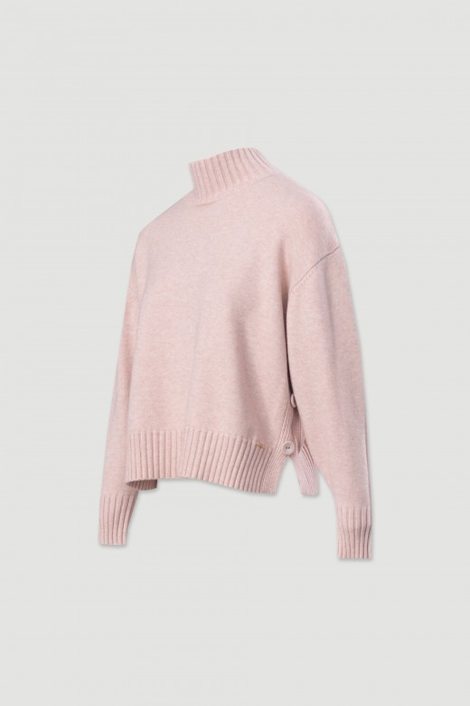 Jersey de punto con cuello alto y botones laterales
