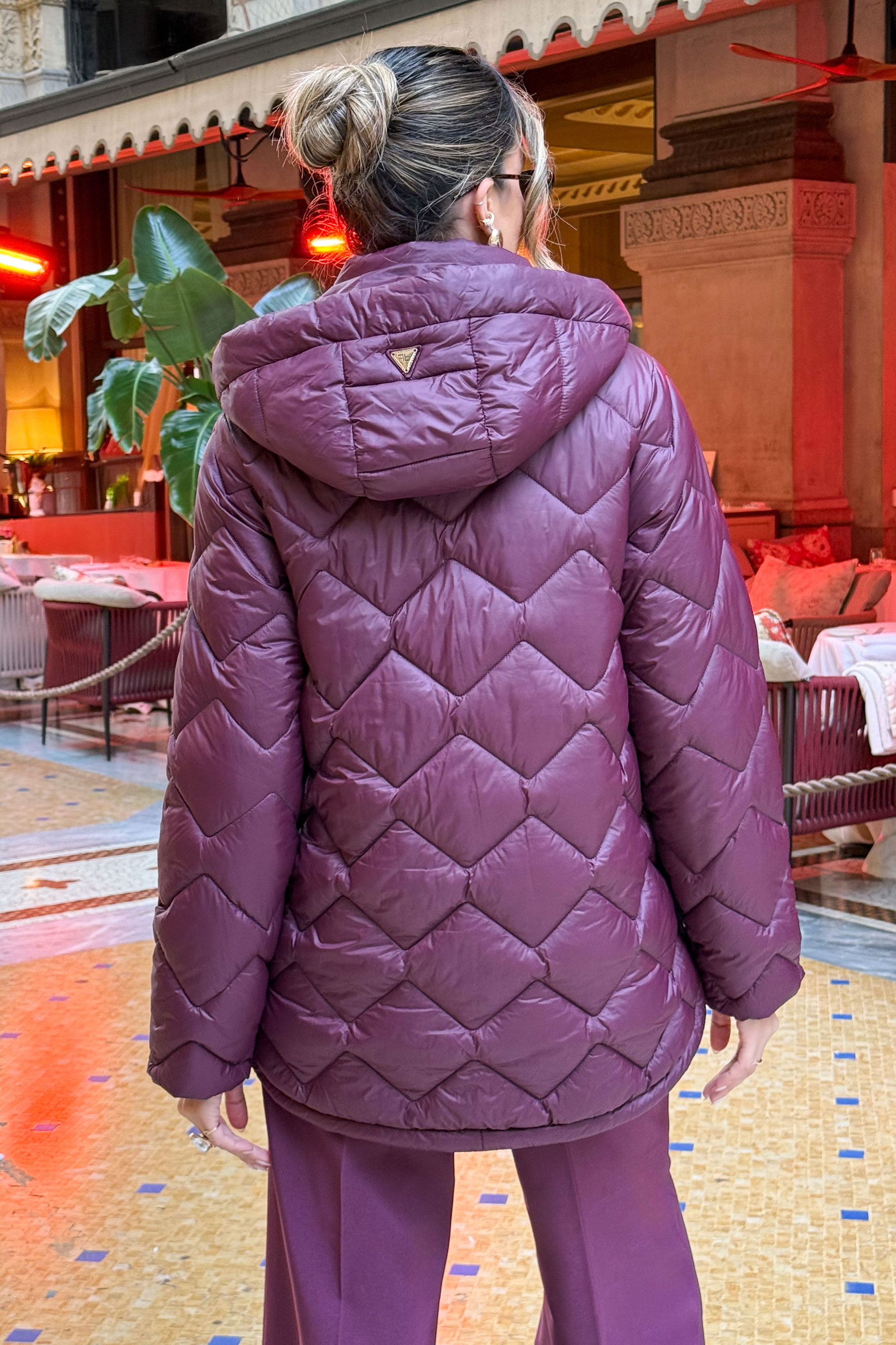 Parka acolchoada personalizada com capuz