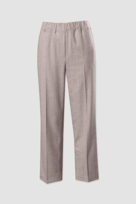 Pantaln con detalle de raya
