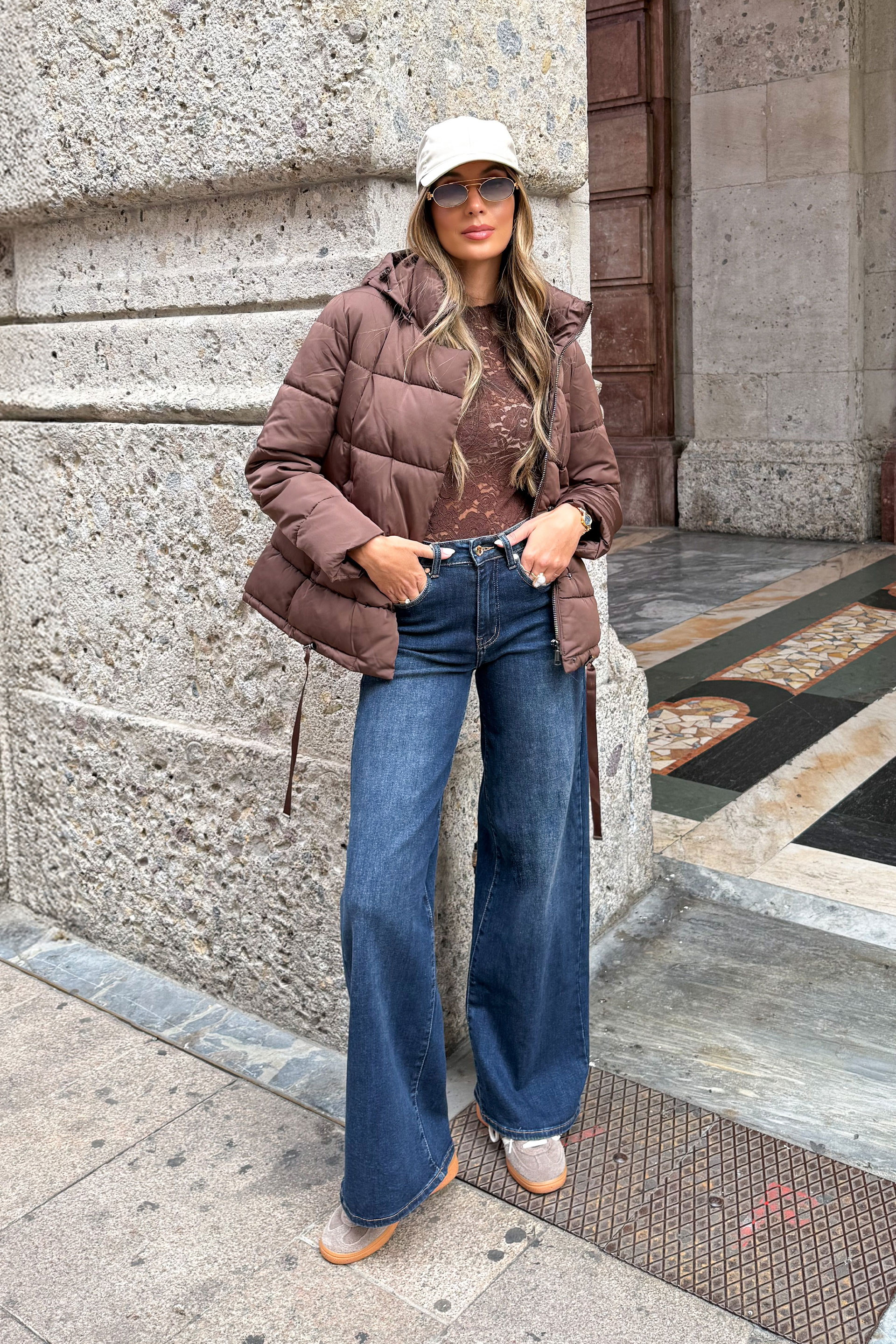 Vaqueros wide leg en denim oscuro