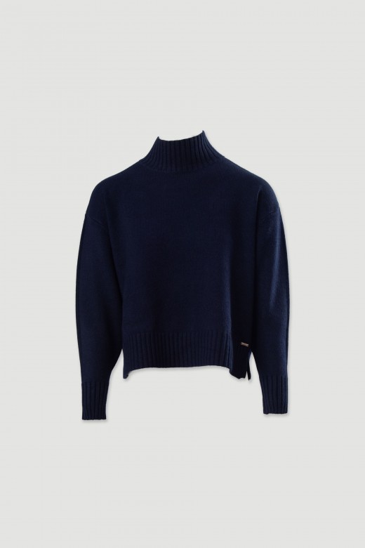 Pull en maille  col montant et boutons latraux