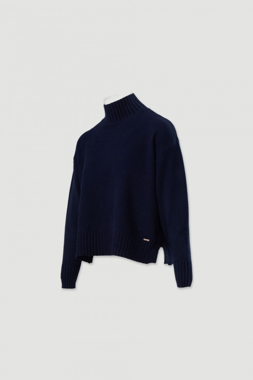 Pull en maille  col montant et boutons latraux