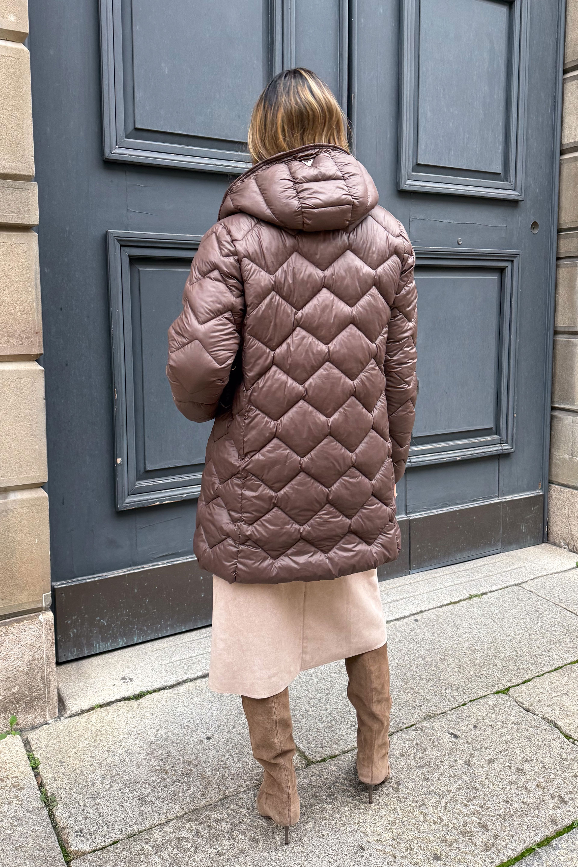 Parka comprida acolchoada com capuz