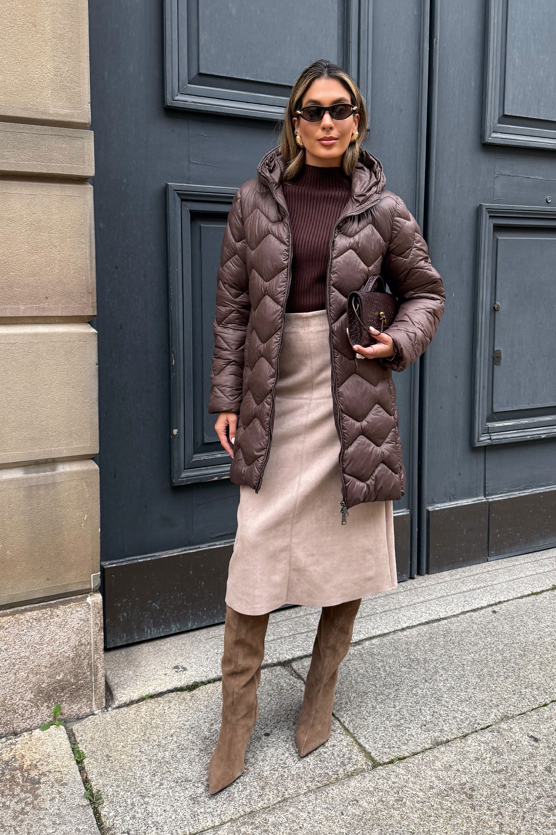 Parka comprida acolchoada com capuz