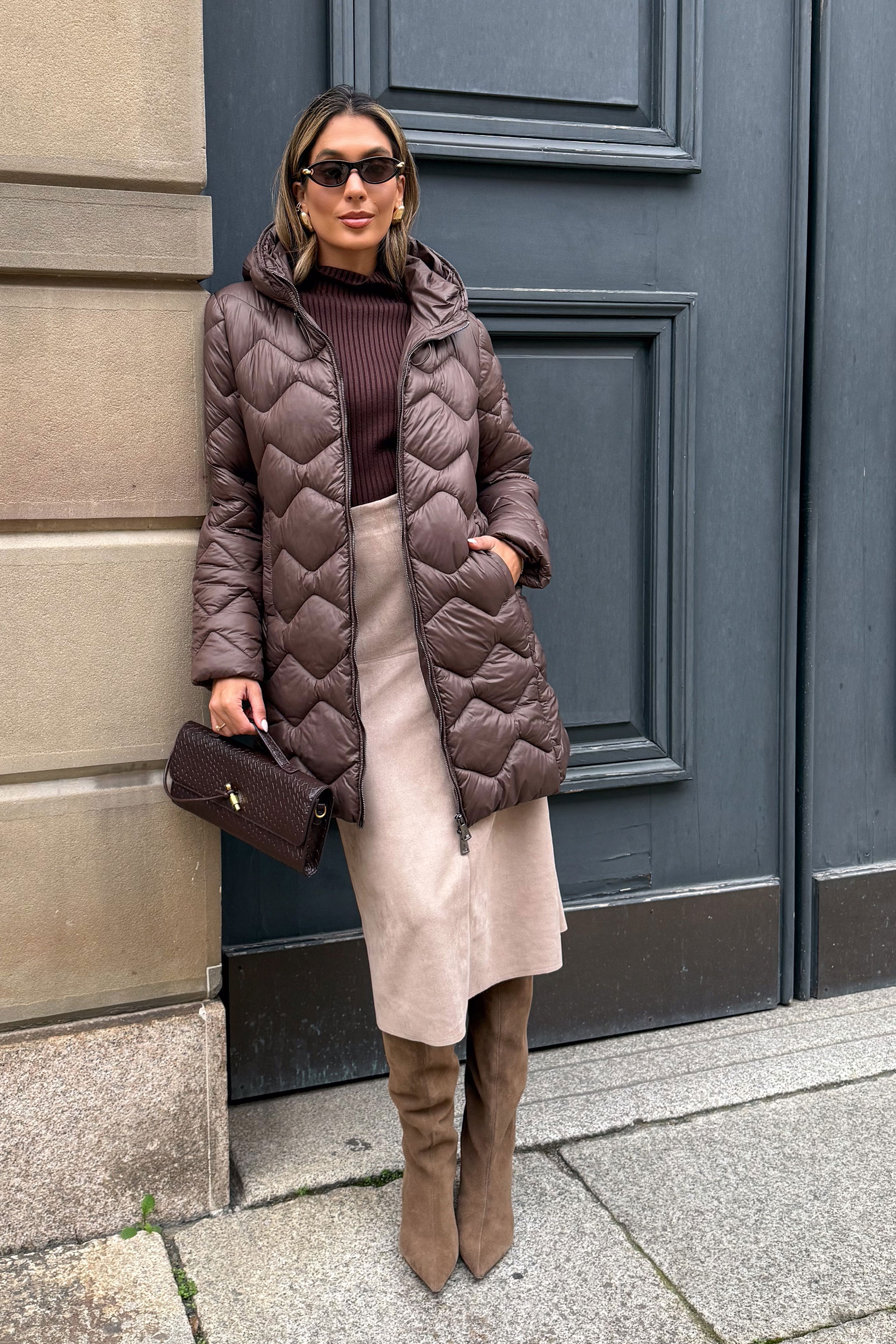 Parka comprida acolchoada com capuz