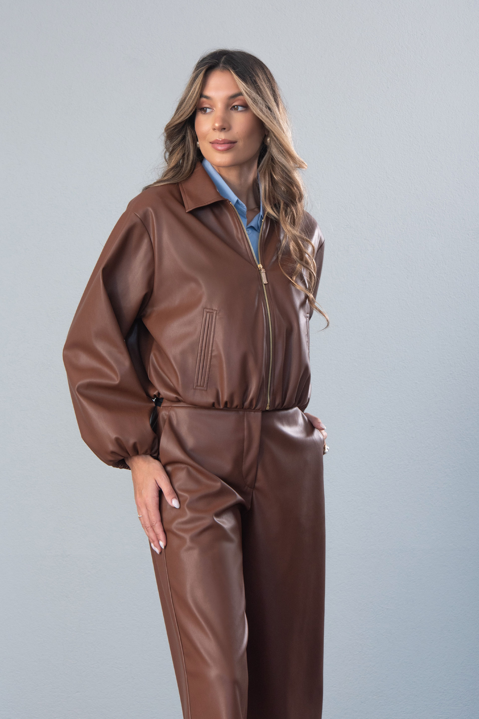 Bomber curto em polipele