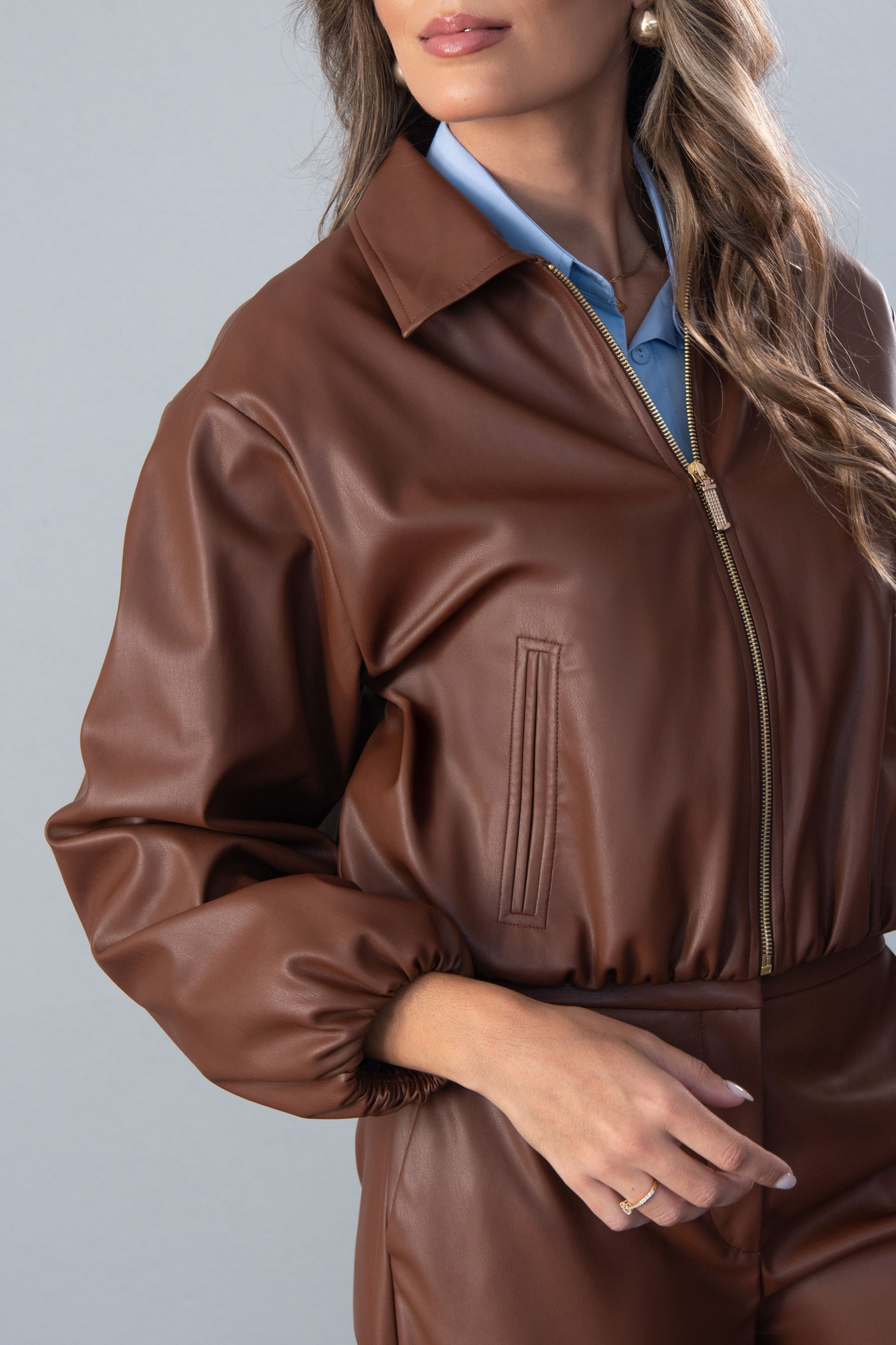 Bomber curto em polipele