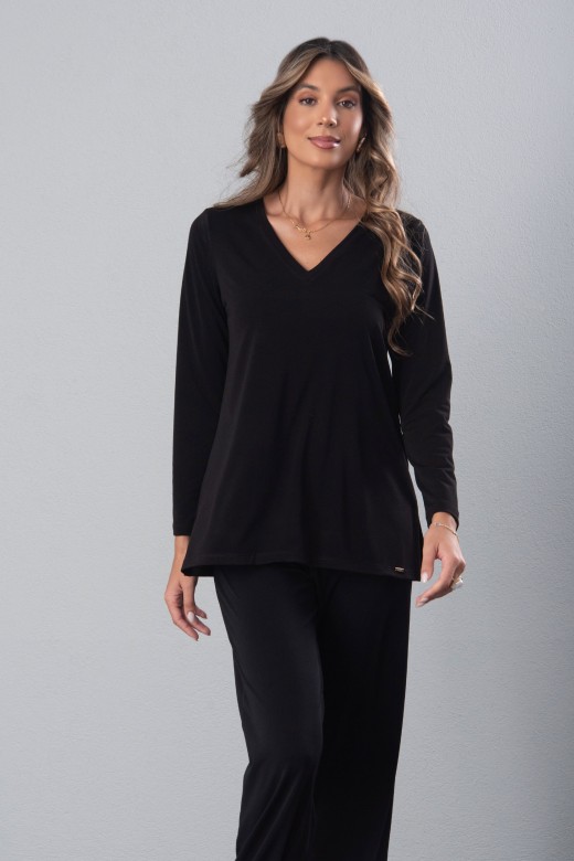 Knit tunic with v-neckline