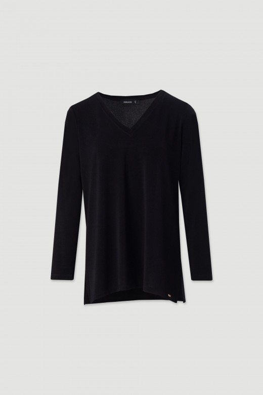 Knit tunic with v-neckline
