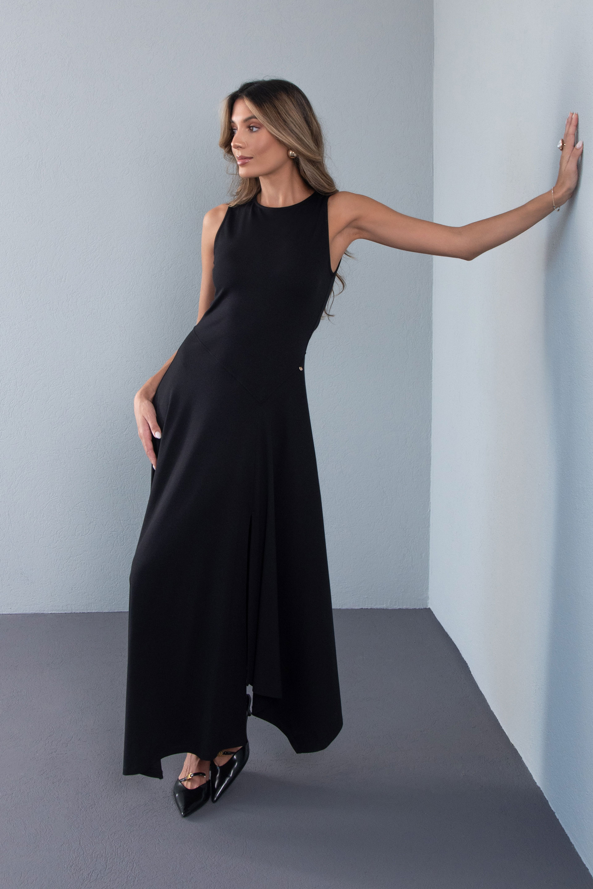 Asymmetric dress with front slit