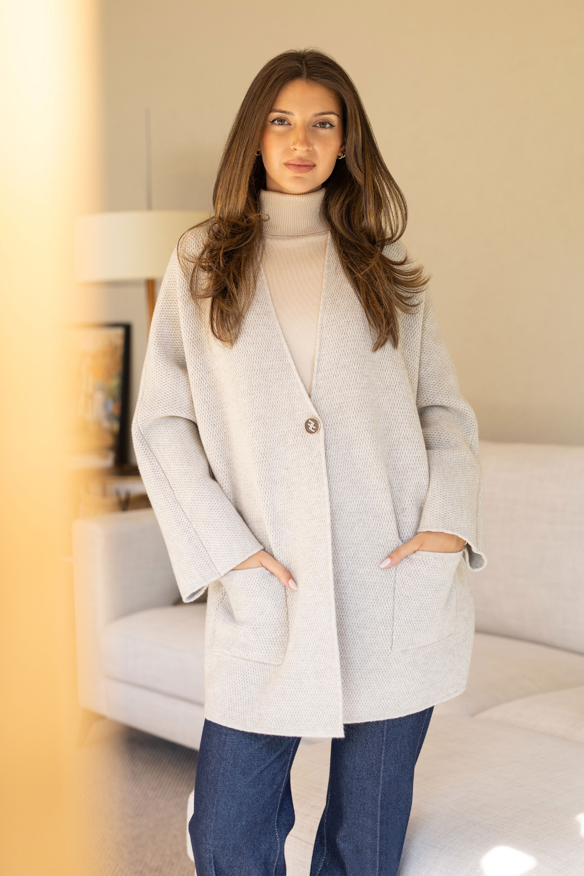 Casaco de malha com botão personalizado