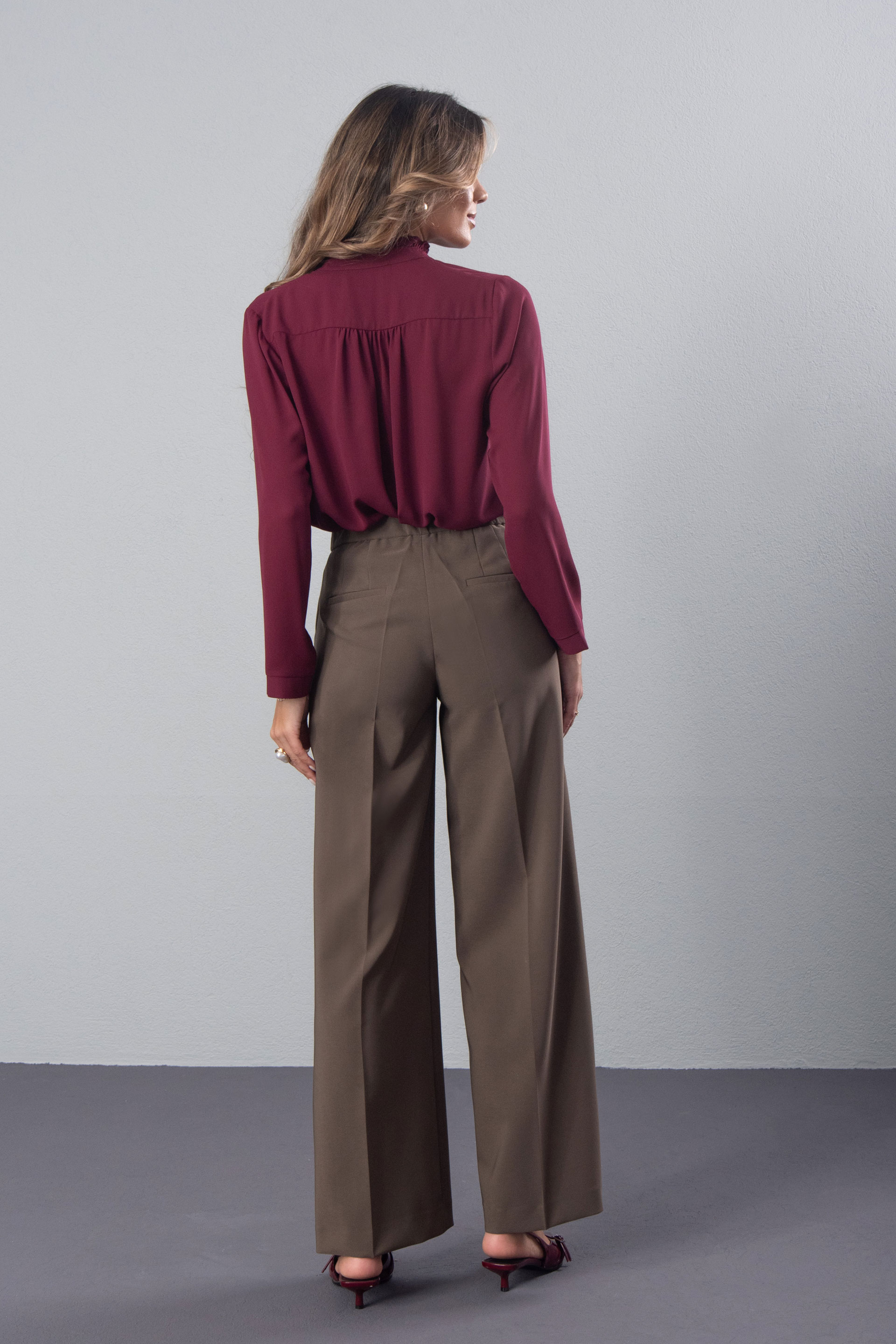 Pantalon classique à jambe large