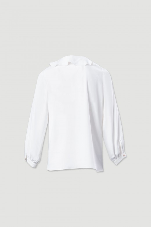 Blusa con volante y lazo en el escote