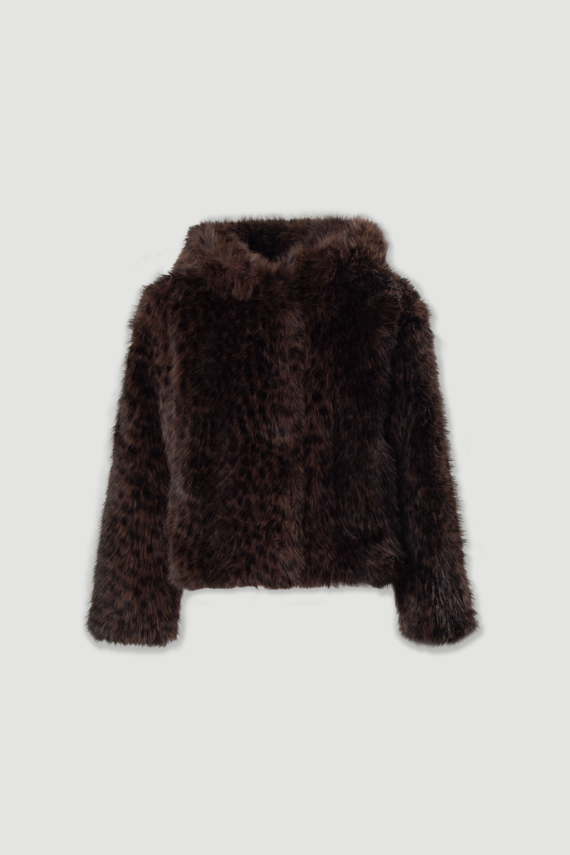 Chaqueta corta de pelo sintético con capucha