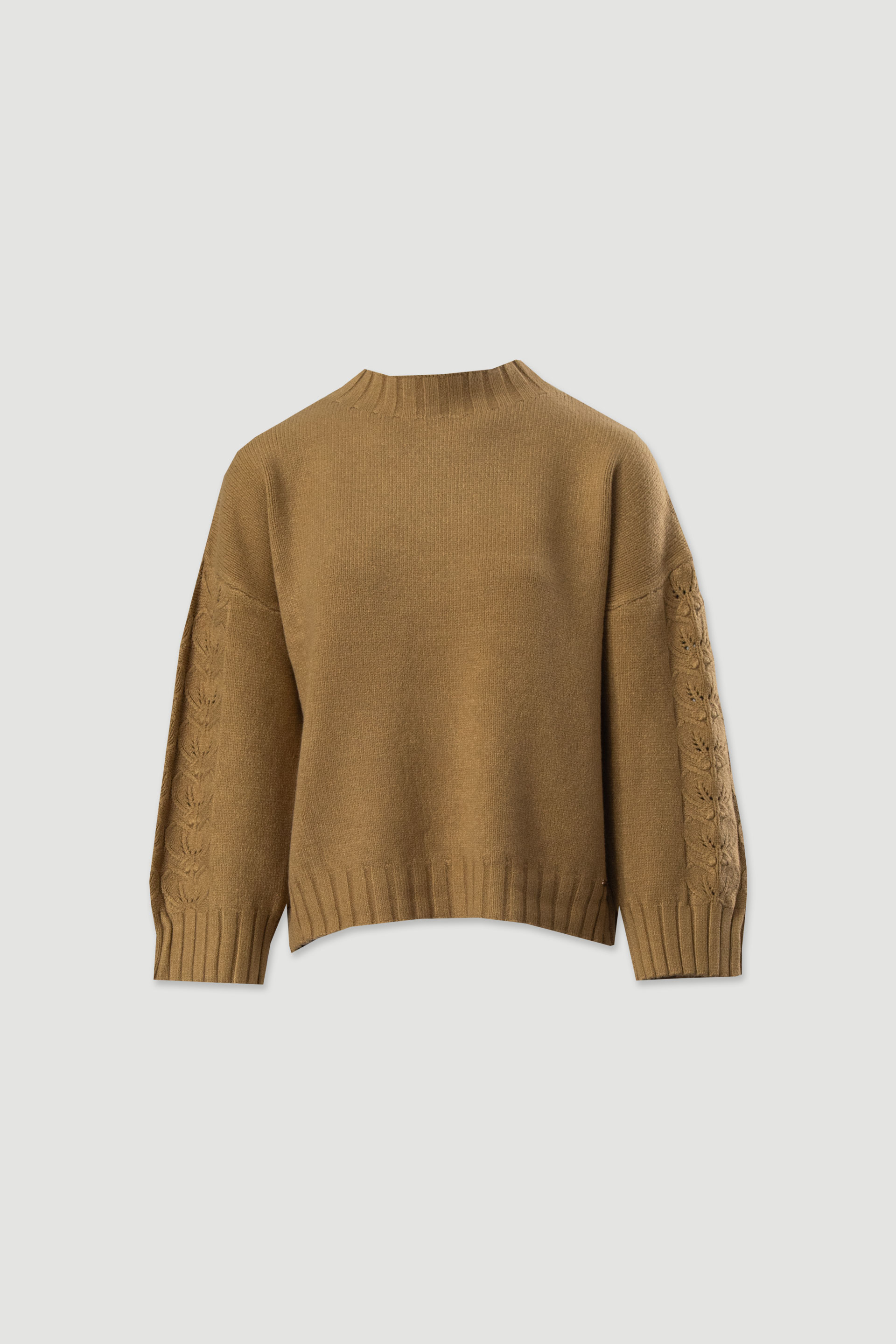 Camisola de malha com detalhe perfurado nas mangas