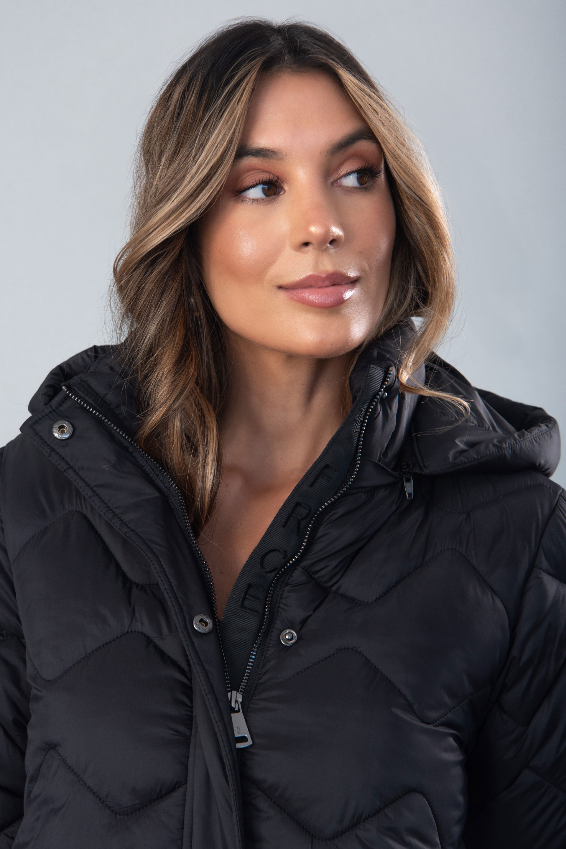 Parka acolchoada personalizada com capuz