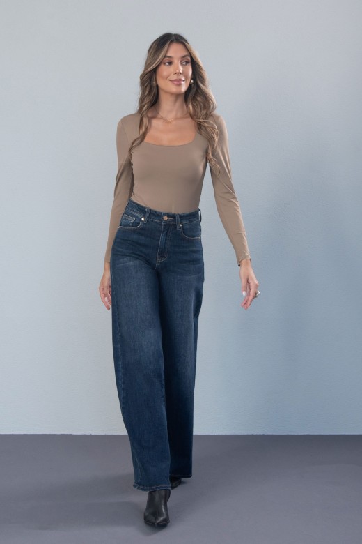 Wide-leg dark wash denim jeans